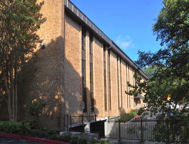 More Photos Of 1524 S Interstate 35 S, Austin Office For Lease