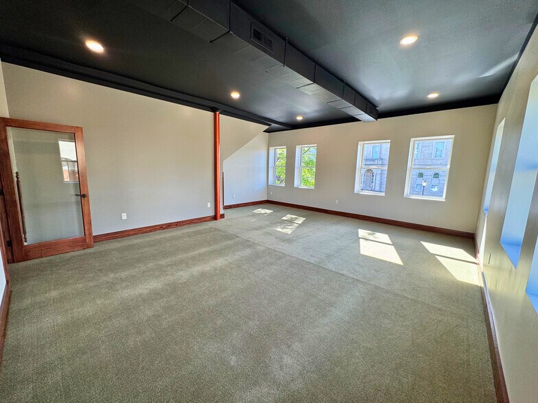 More Photos Of 31 N Federal St, Harrisonburg Coworking Space