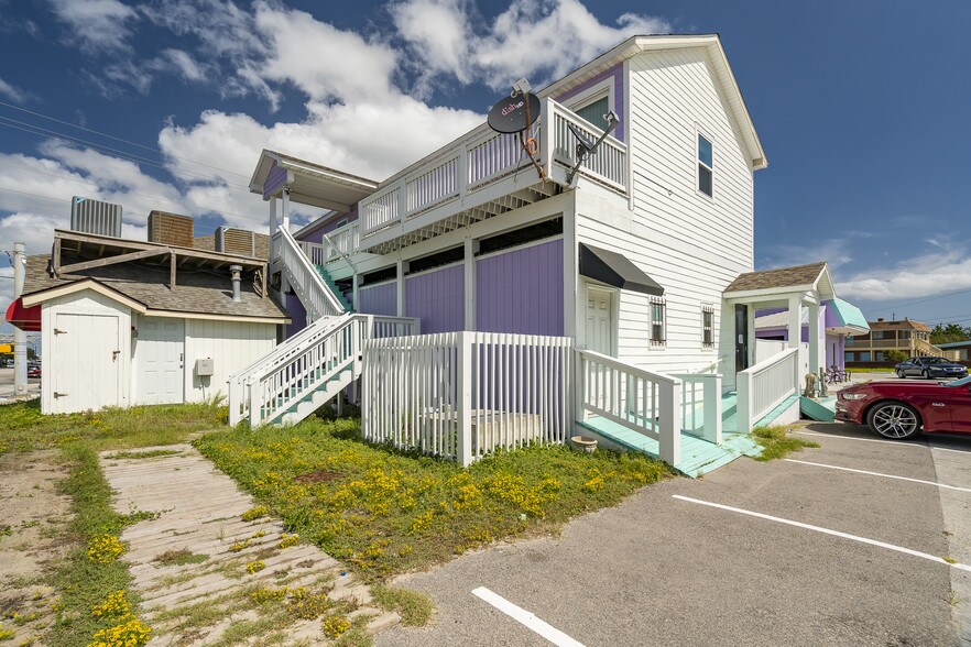 More Photos Of 100 E Fort Macon Rd, Atlantic Beach Restaurant For Sale