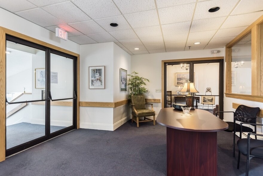 More Photos Of 30 Western Ave, Gloucester Office For Sale