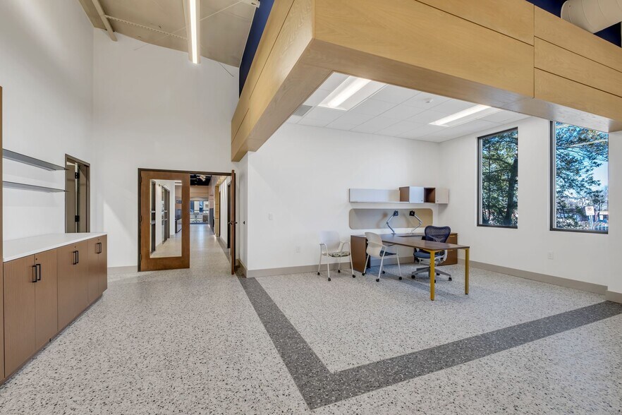 More Photos Of 2200 8th Ave S, Nashville Showroom For Lease