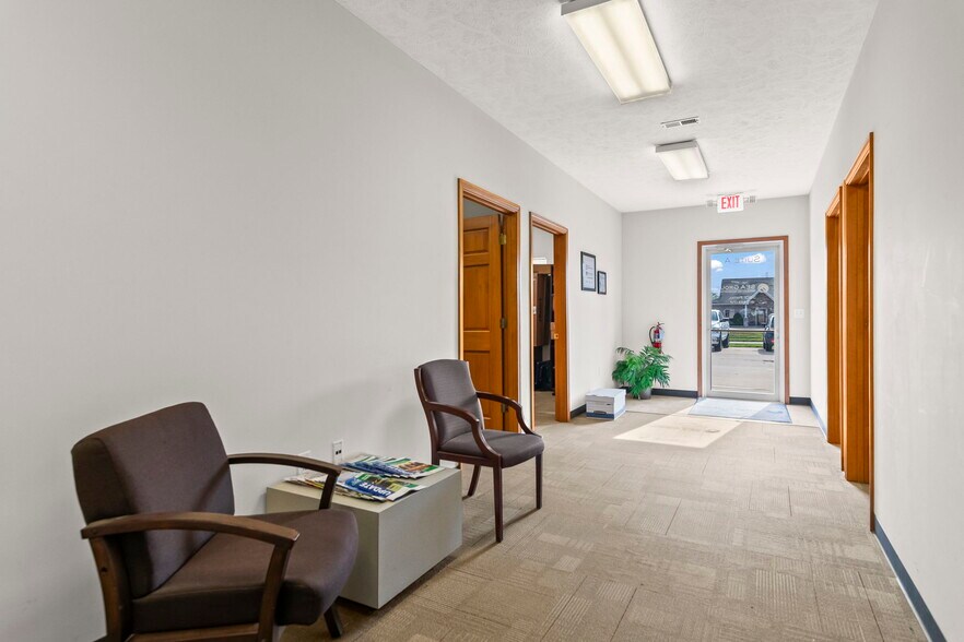 More Photos Of 3901 Pintail Dr, Springfield Office For Sale