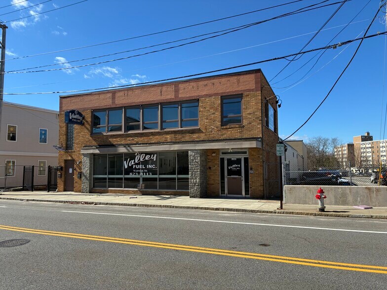 More Photos Of 1343 Main St, West Warwick Manufacturing For Lease