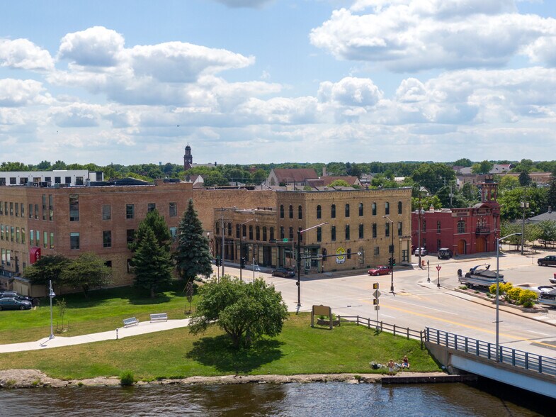 More Photos Of 601-607 S Main St, Oshkosh Office Residential For Sale