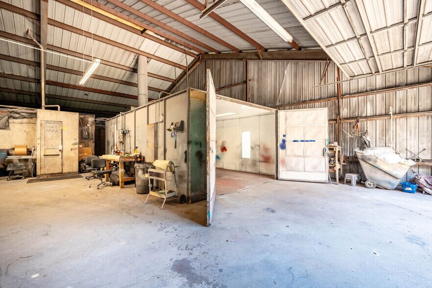 More Photos Of 4001 W St, Pensacola Distribution For Sale
