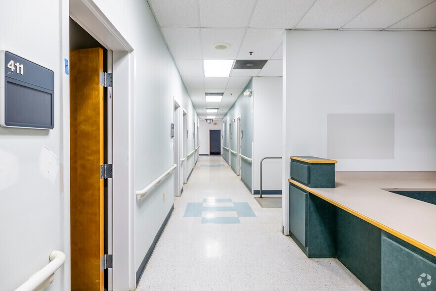 More Photos Of 6104 Avenue Q South Dr, Lubbock Medical For Sale