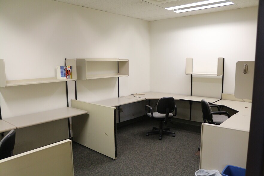 More Photos Of 801 S Durkin Dr, Springfield Office For Sale