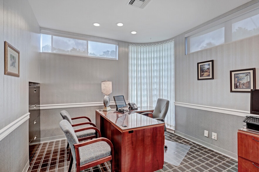 More Photos Of 3537 Forest Hill Blvd, West Palm Beach Medical For Lease