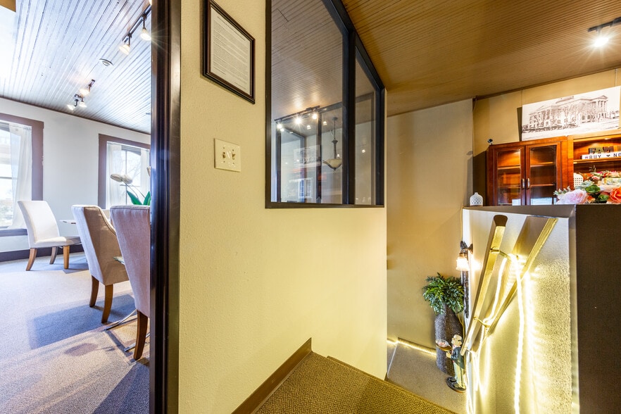 More Photos Of 714 S Austin Ave, Georgetown Storefront Retail Office For Lease