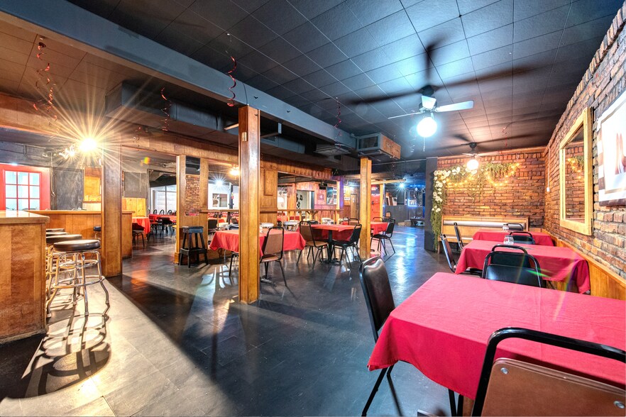 More Photos Of 1801 19th St, Lubbock General Retail For Sale