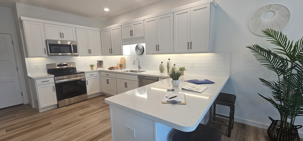 More Photos Of 2051 E Michigan Ave, Phoenix Apartments For Sale
