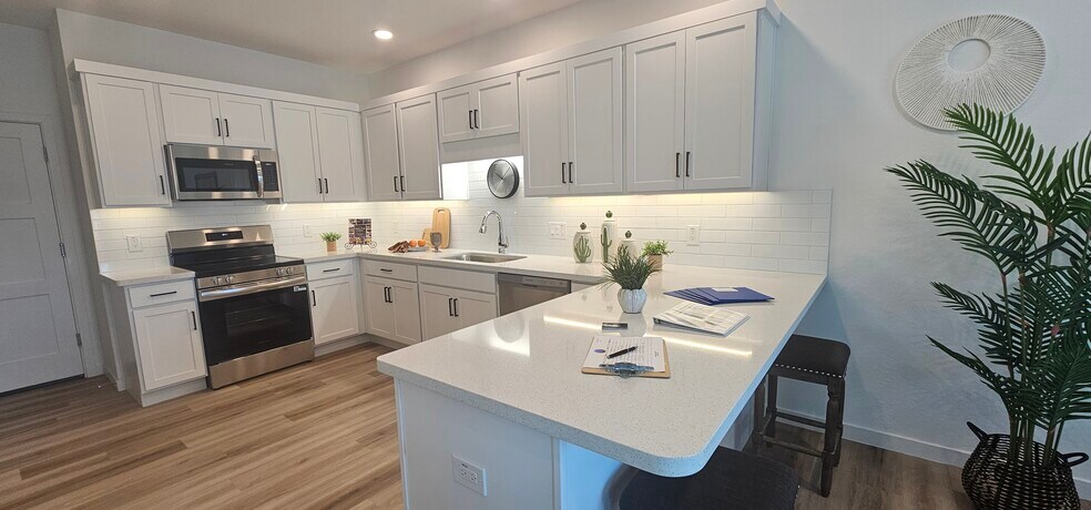 More Photos Of 2051 E Michigan Ave, Phoenix Apartments For Sale