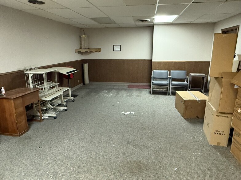 More Photos Of 901 E Tahoka Rd, Brownfield Office For Sale