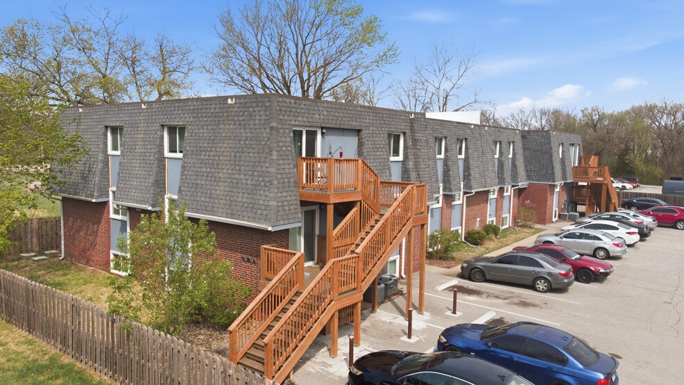 Primary Photo Of 706 E 139th St, Kansas City Apartments For Sale