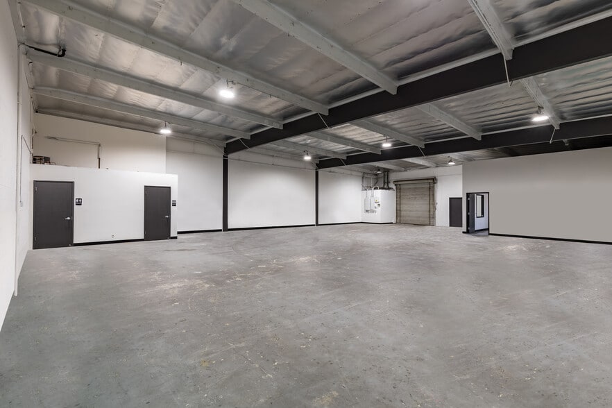 More Photos Of 10835-10845 Vanowen St, North Hollywood Warehouse For Lease