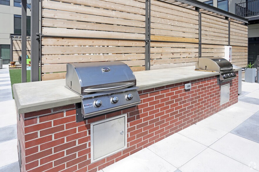 More Photos Of 1415 Cuming St NE, Omaha Apartments For Lease