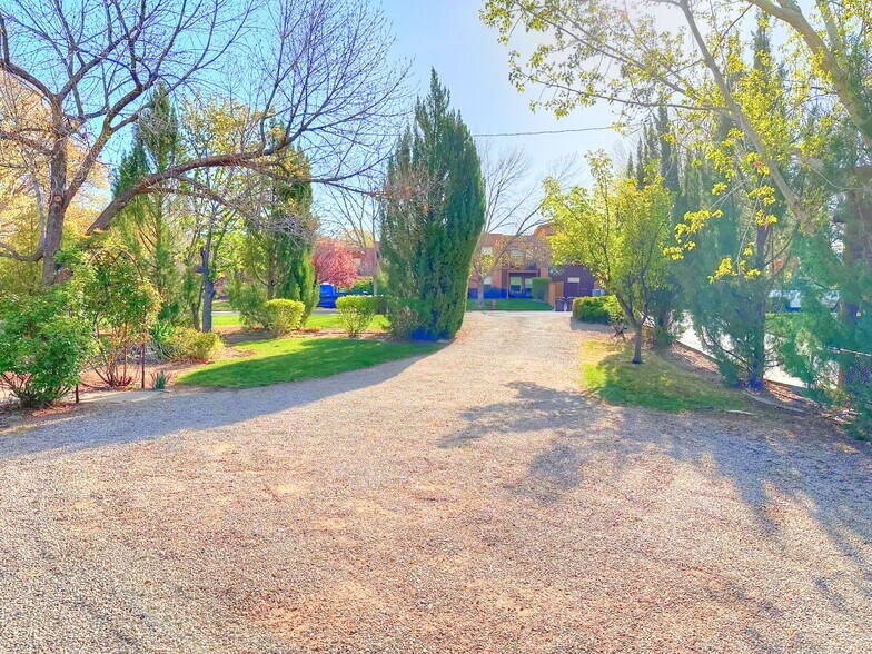 More Photos Of 168 S 100 W, Moab Specialty For Sale