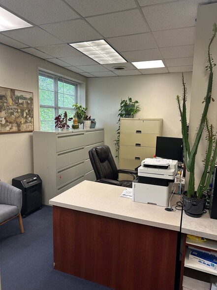 More Photos Of 4446 Main St, Snyder Unknown For Lease
