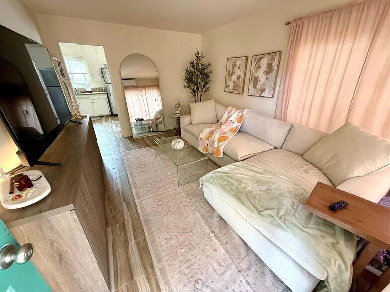 More Photos Of 2438-2446 India St, San Diego Apartments For Sale