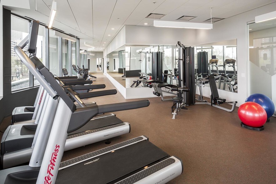 More Photos Of 5113 S Harper Ave, Chicago Coworking Space