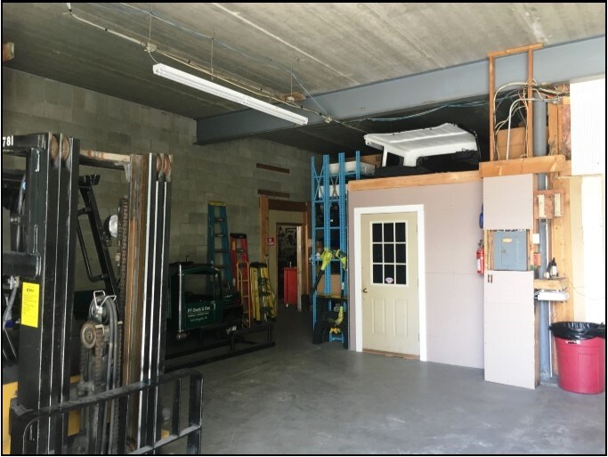 More Photos Of 40 White's Path, South Yarmouth Showroom For Lease