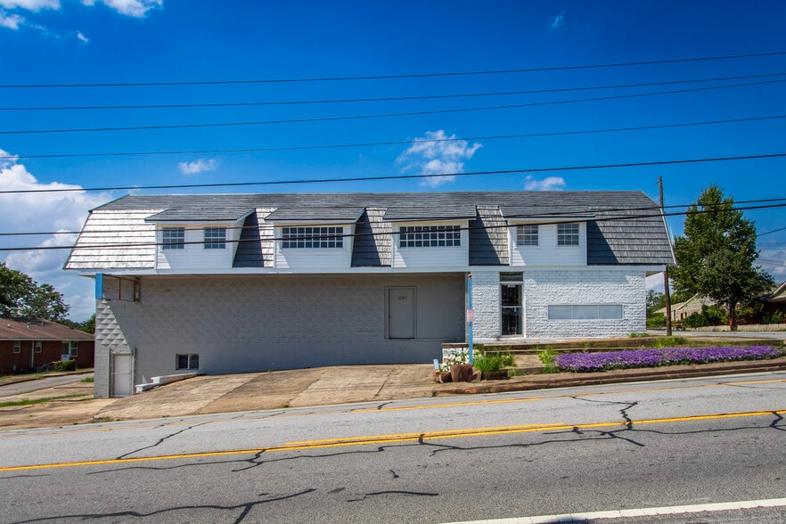 More Photos Of 1044 Baxter St, Athens Freestanding For Sale