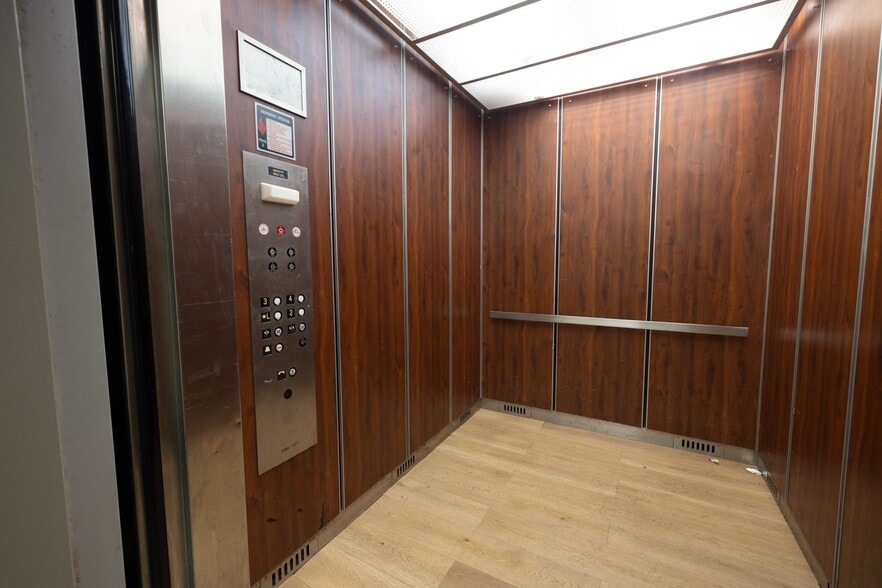 More Photos Of 185 6th Ave, Paterson Light Manufacturing For Lease