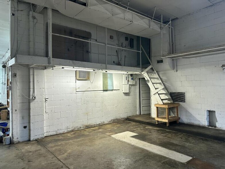 More Photos Of 101 Spring Arbor Rd, Concord Auto Repair For Sale