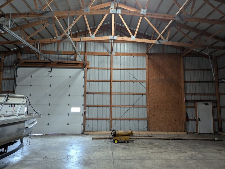 More Photos Of 125 Barlow Rd, Farmington Distribution For Lease