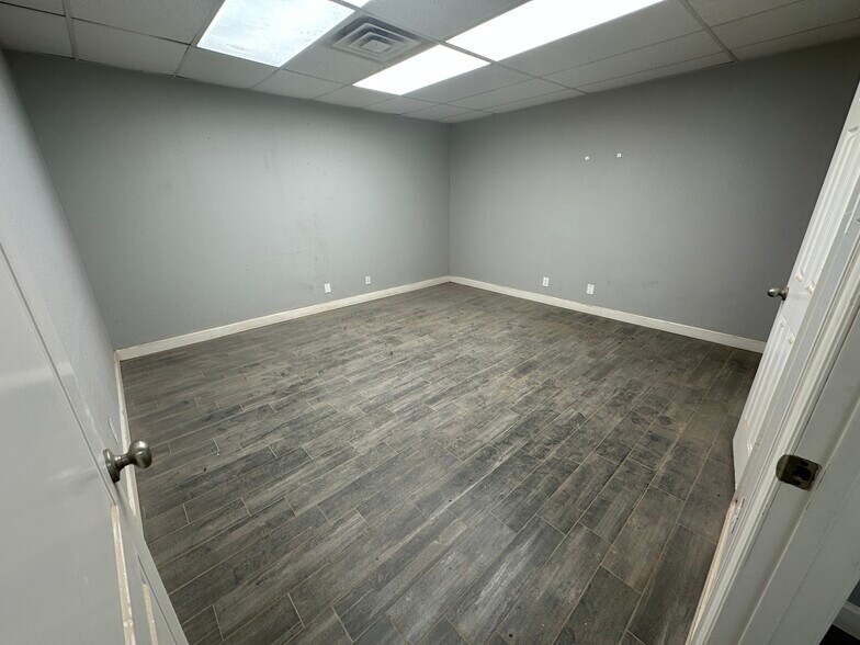 More Photos Of 4017 S County Road 1283, Odessa Warehouse For Lease