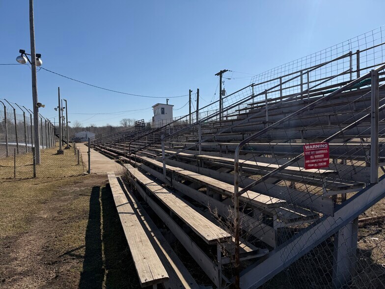 More Photos Of 350 W Riley Thompson Rd, Muskegon Sports And Entertainment For Sale