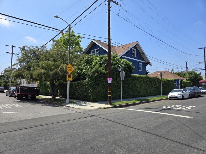 More Photos Of 1327 W 35th St, Los Angeles Apartments For Sale