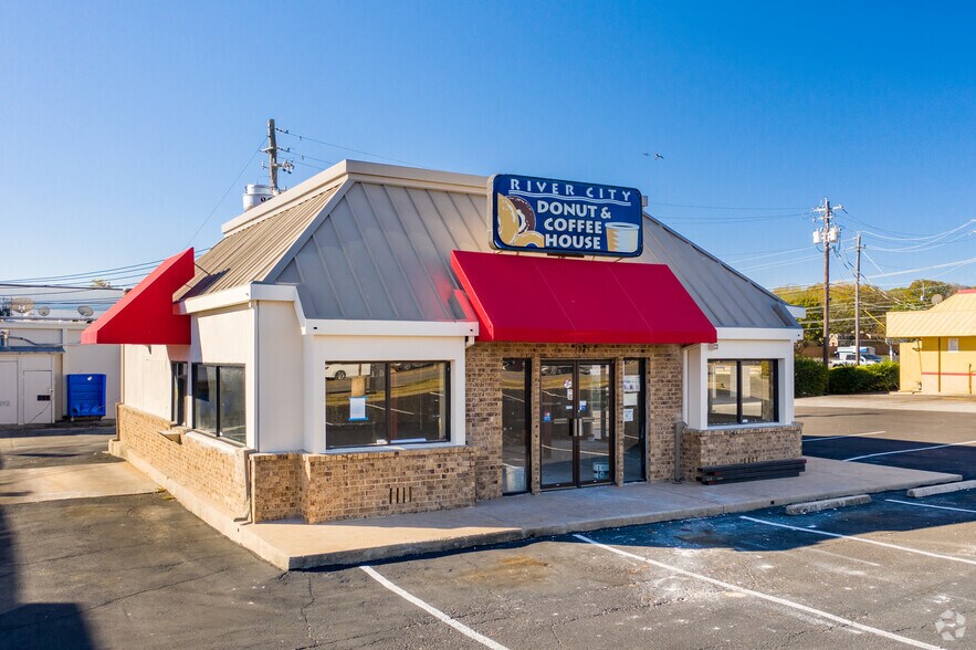 More Photos Of 1901 W William Cannon Dr, Austin Unknown For Lease