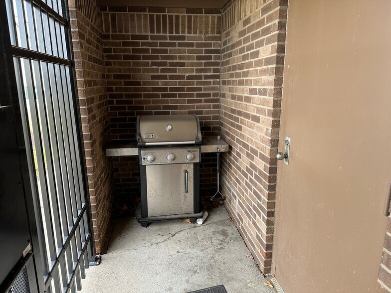 More Photos Of 6901-6909 Burlington Pike, Florence Medical For Sale