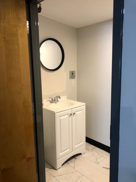More Photos Of 586 Pleasant St, Watertown Light Distribution For Lease