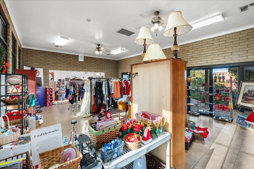 More Photos Of 297 S Main St, Cottonwood Storefront Retail Office For Sale