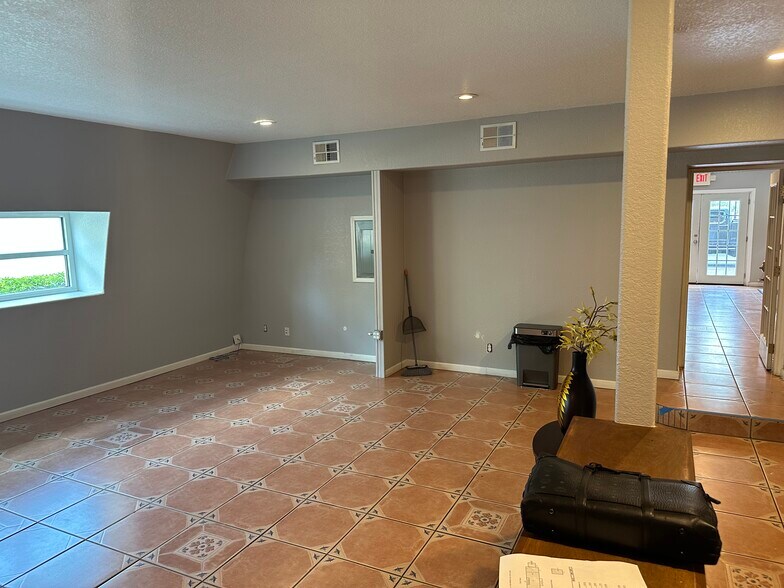 More Photos Of 1319 March Rd, San Antonio Loft Creative Space For Lease