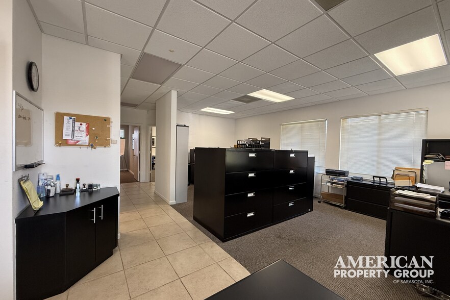 More Photos Of 7085 S Tamiami Trl, Sarasota Office For Sale