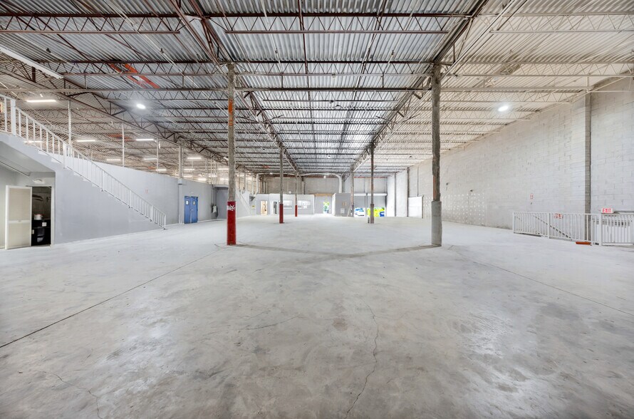 More Photos Of 2601 NW 105th Ave, Miami Warehouse For Sale
