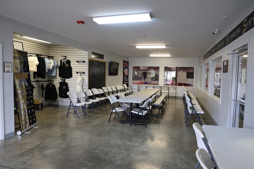 More Photos Of 31 Dale Dr, Cabot General Retail For Sale