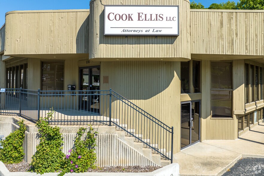 More Photos Of 136 E Walnut St, Independence Office For Lease