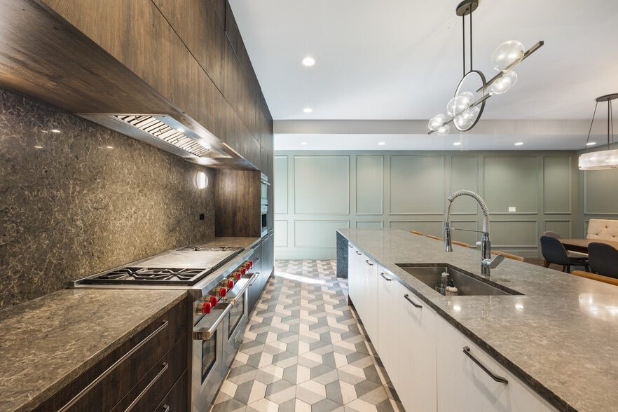 More Photos Of 2521 N Halsted St, Chicago Apartments For Lease