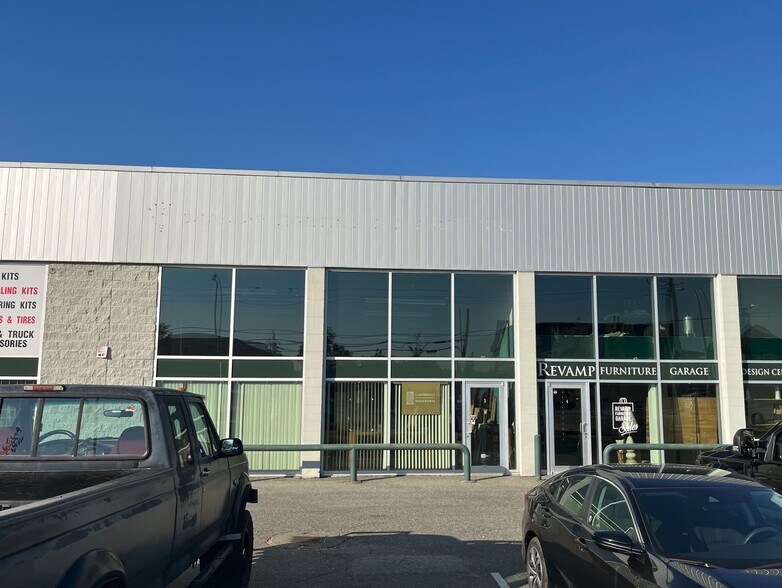 More Photos Of 19585 56th Ave, Surrey Warehouse For Lease