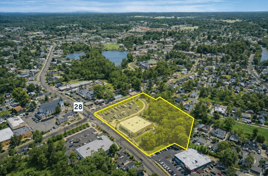 More Photos Of 17 Crystal Ave, Derry Drugstore For Lease