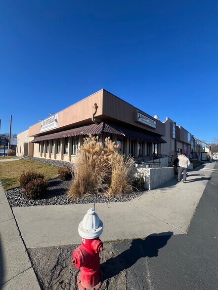 More Photos Of 49 NW 1st St, Ontario Freestanding For Sale