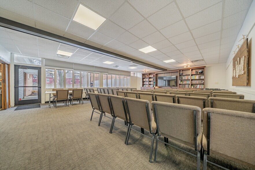 More Photos Of 1331 High Ave, Oshkosh Religious Facility For Sale