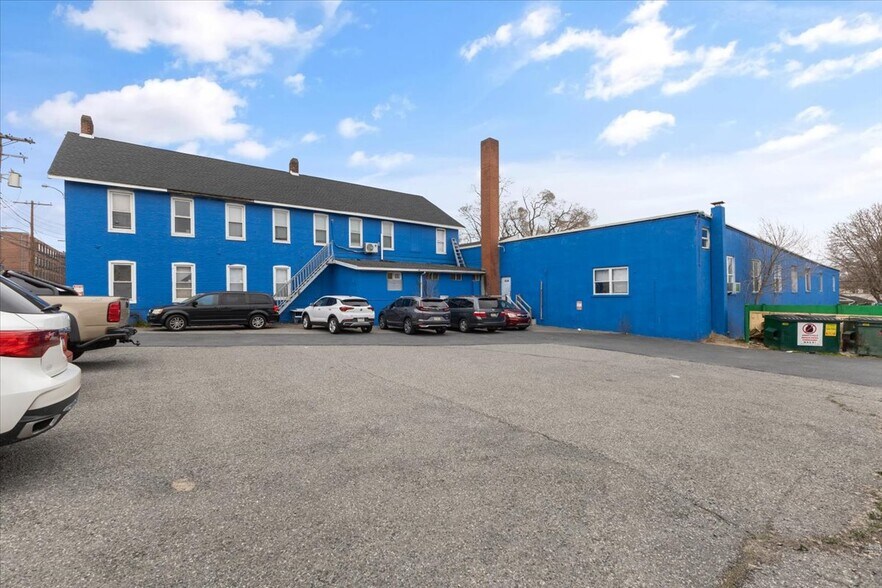 More Photos Of 181 S Whitfield St, Nazareth Office Residential For Sale