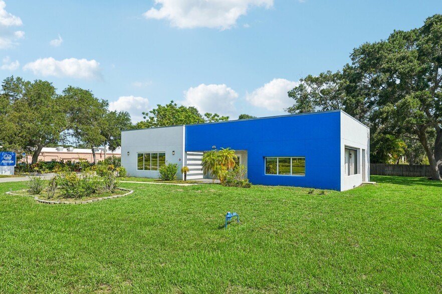 More Photos Of 3209 30th Ave S, Saint Petersburg Office For Sale