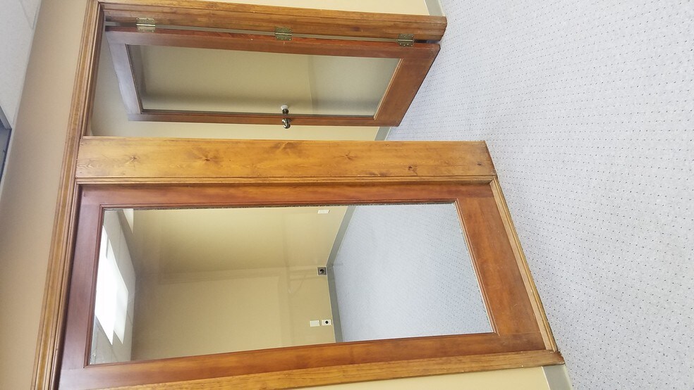 More Photos Of 4228 S Hocker Dr, Independence Office For Sale