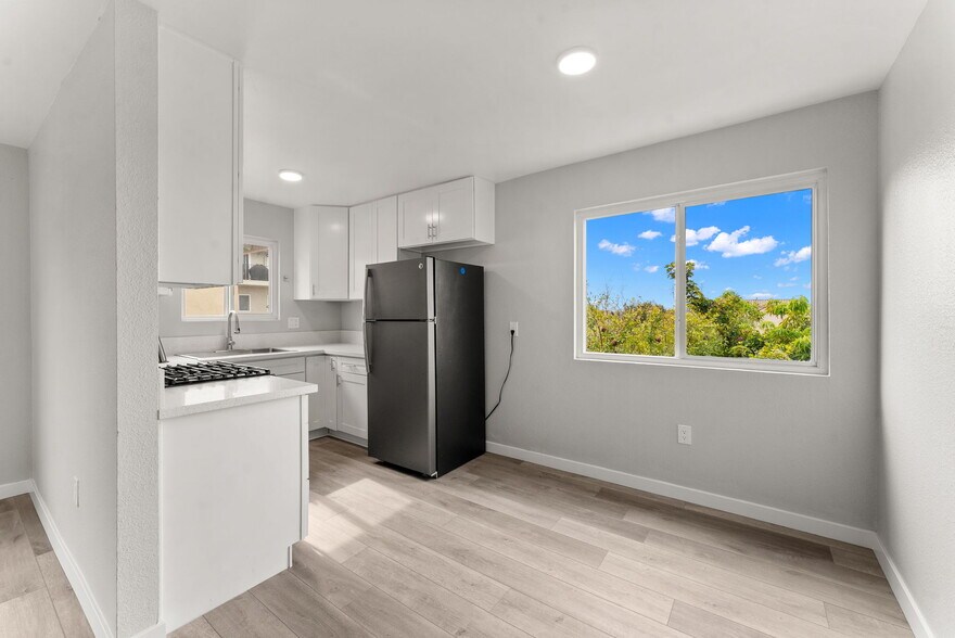 More Photos Of 320 Willie James Jones Ave, San Diego Apartments For Sale